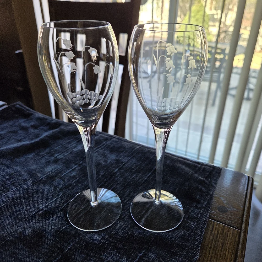 Vintage Toscany Hand Blown Etched Floral Long Stem Wine Glasses